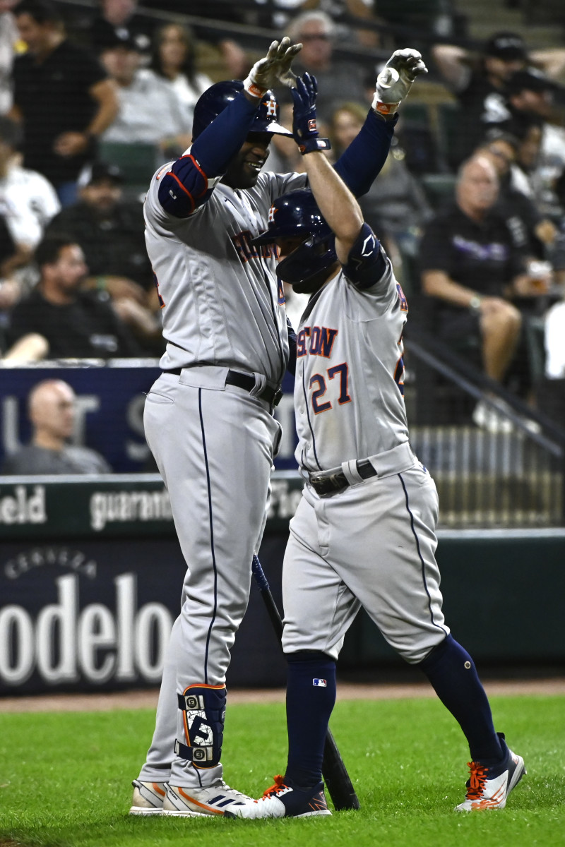 Houston Astros teammates José Altuve and Yordan Álvarez.